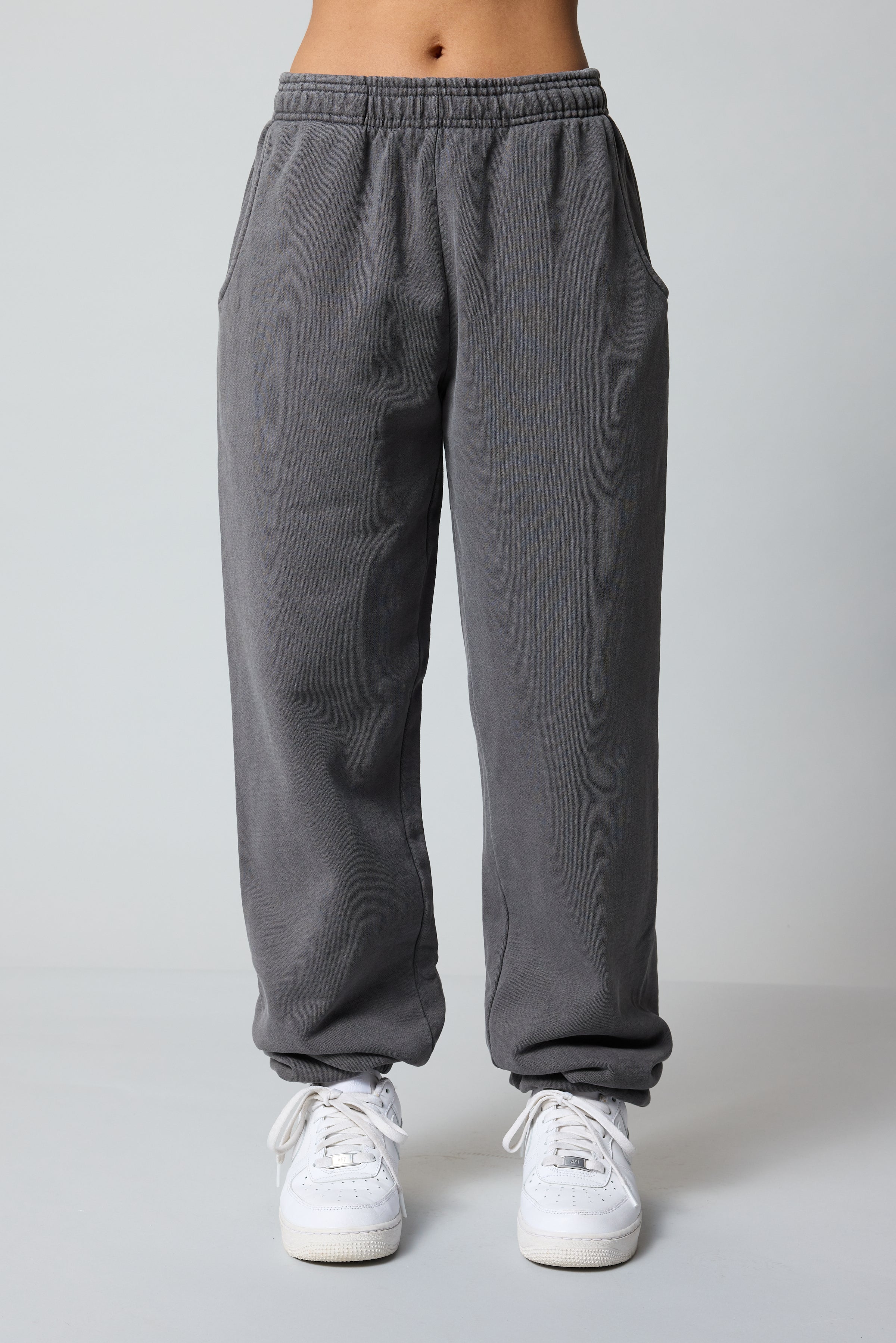ME. Rose Sweatpant - Vintage Black - Image 2