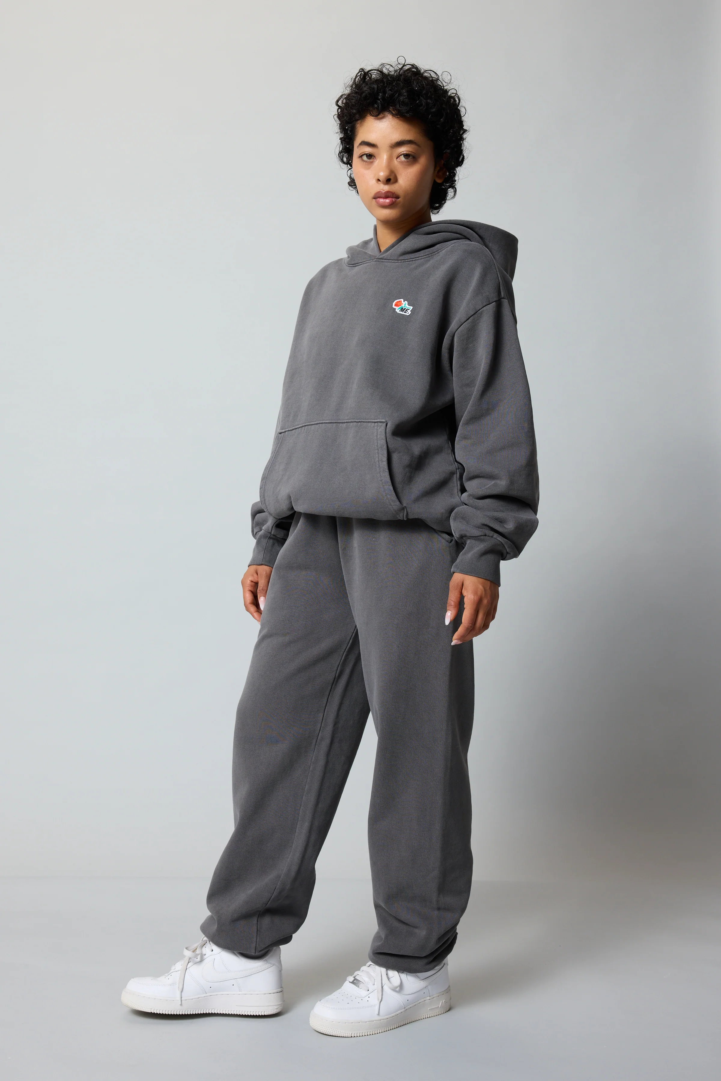 ME. Rose Sweatpant - Vintage Black - Image 4
