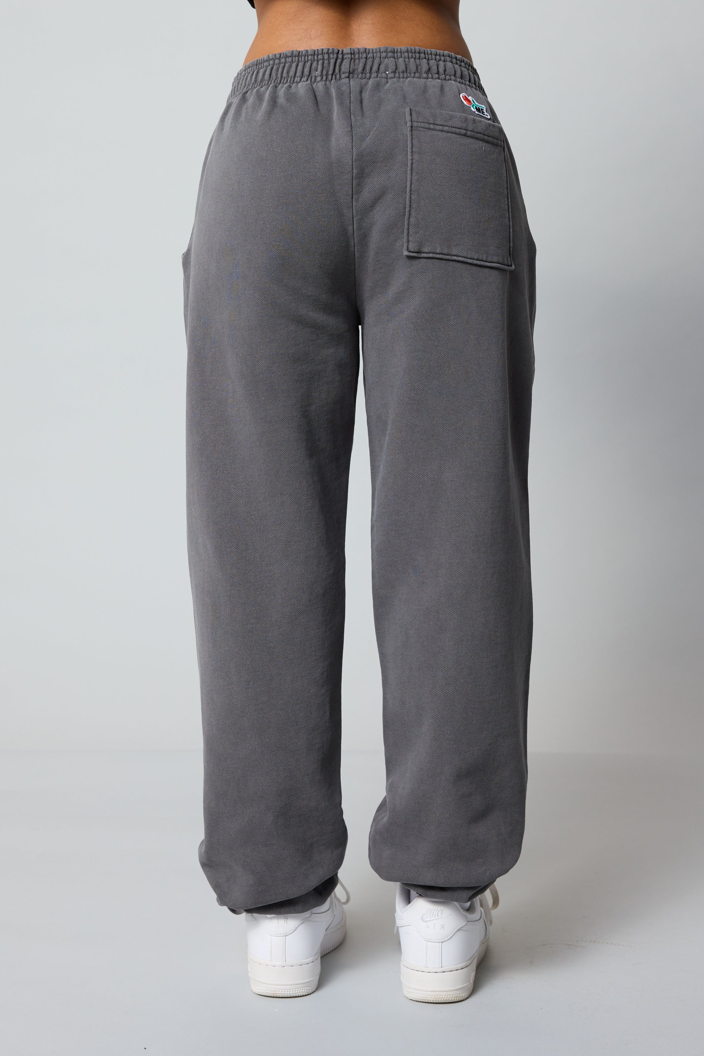 ME. Rose Sweatpant - Vintage Black - Image 8